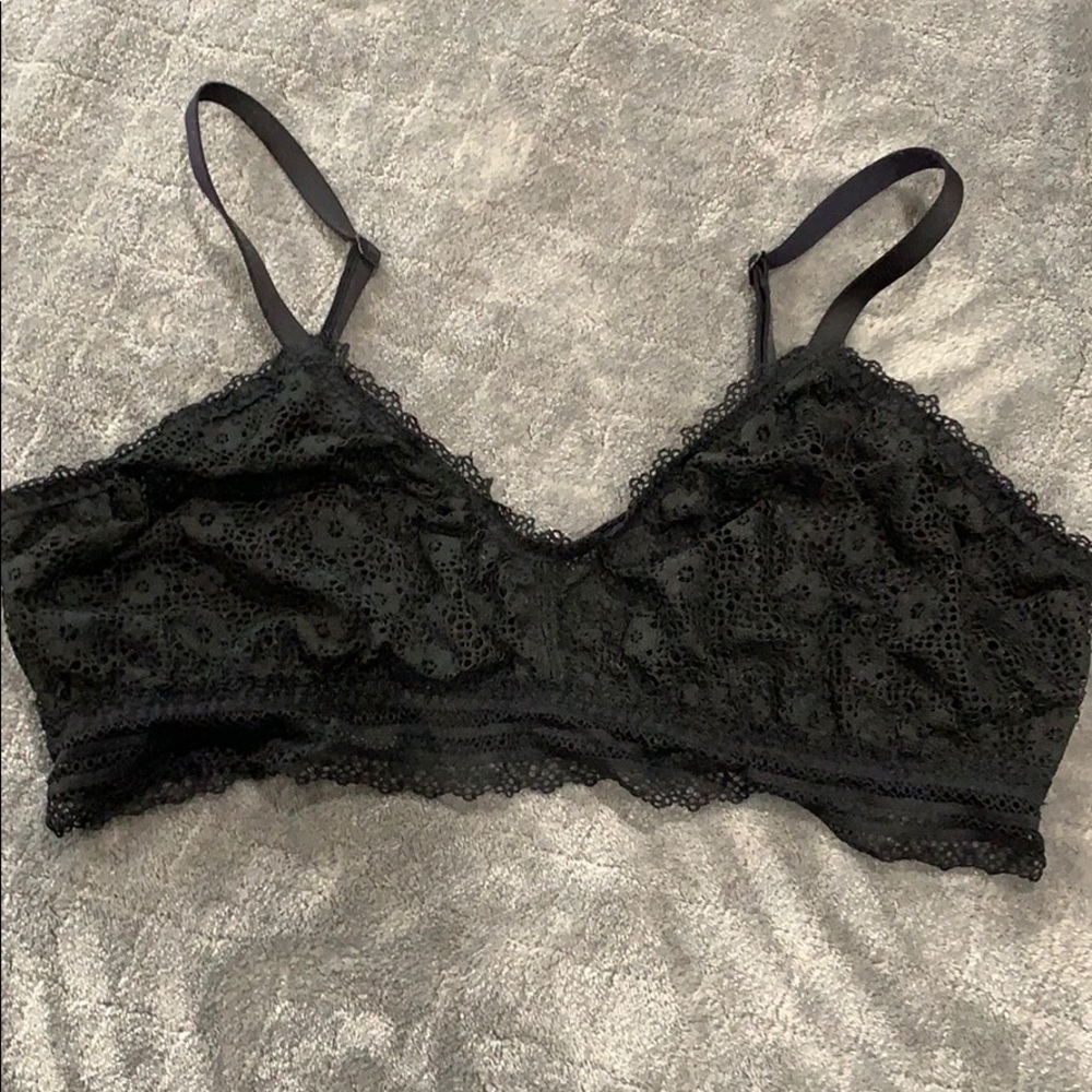 🐰Victoria’s Secret lace bralette🐰
